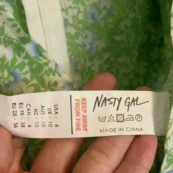 Nasty Gal Green and White Floral Romper, Womens Size 6 boho festival concertcore - Picture 9 of 12